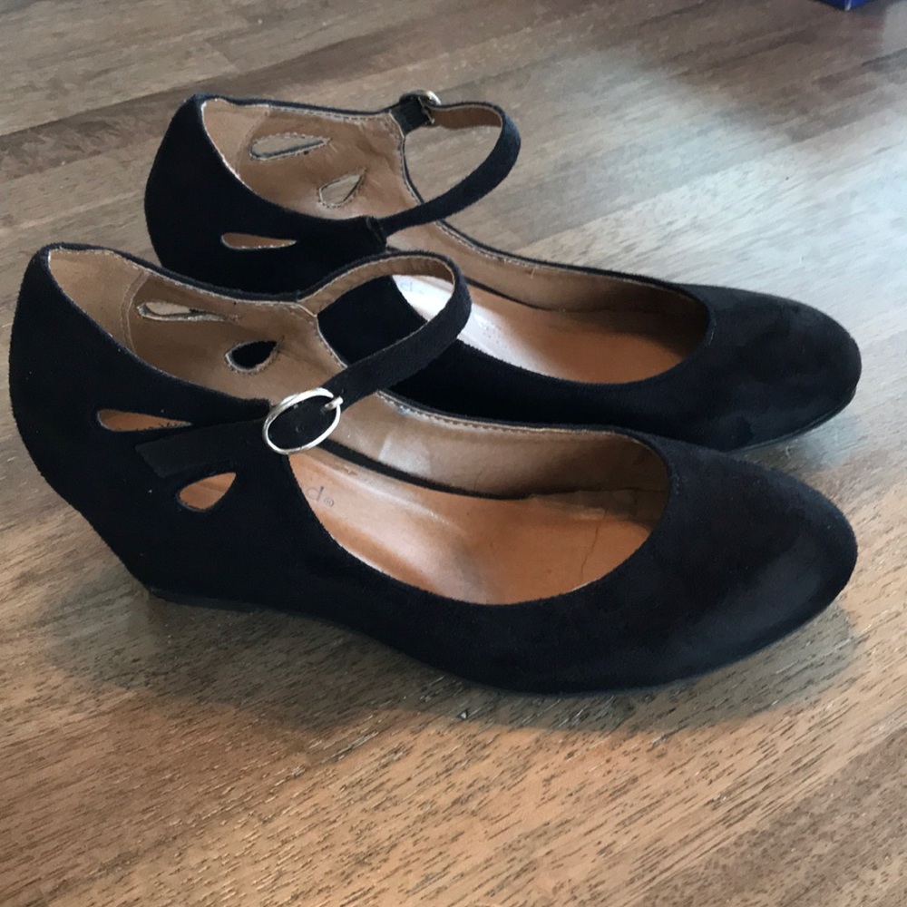 City Classified Black Wedges